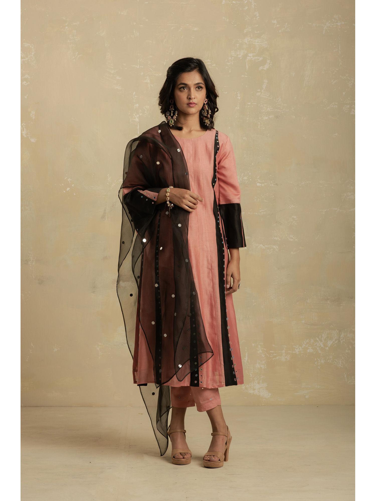 dusky pink panelled kurta with pant & organza dupatta - (set of 3)