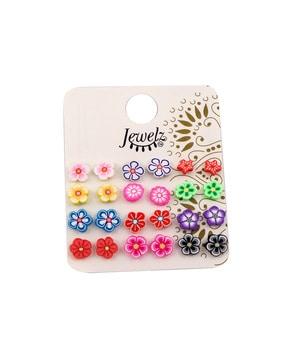 earrings with floral pattern