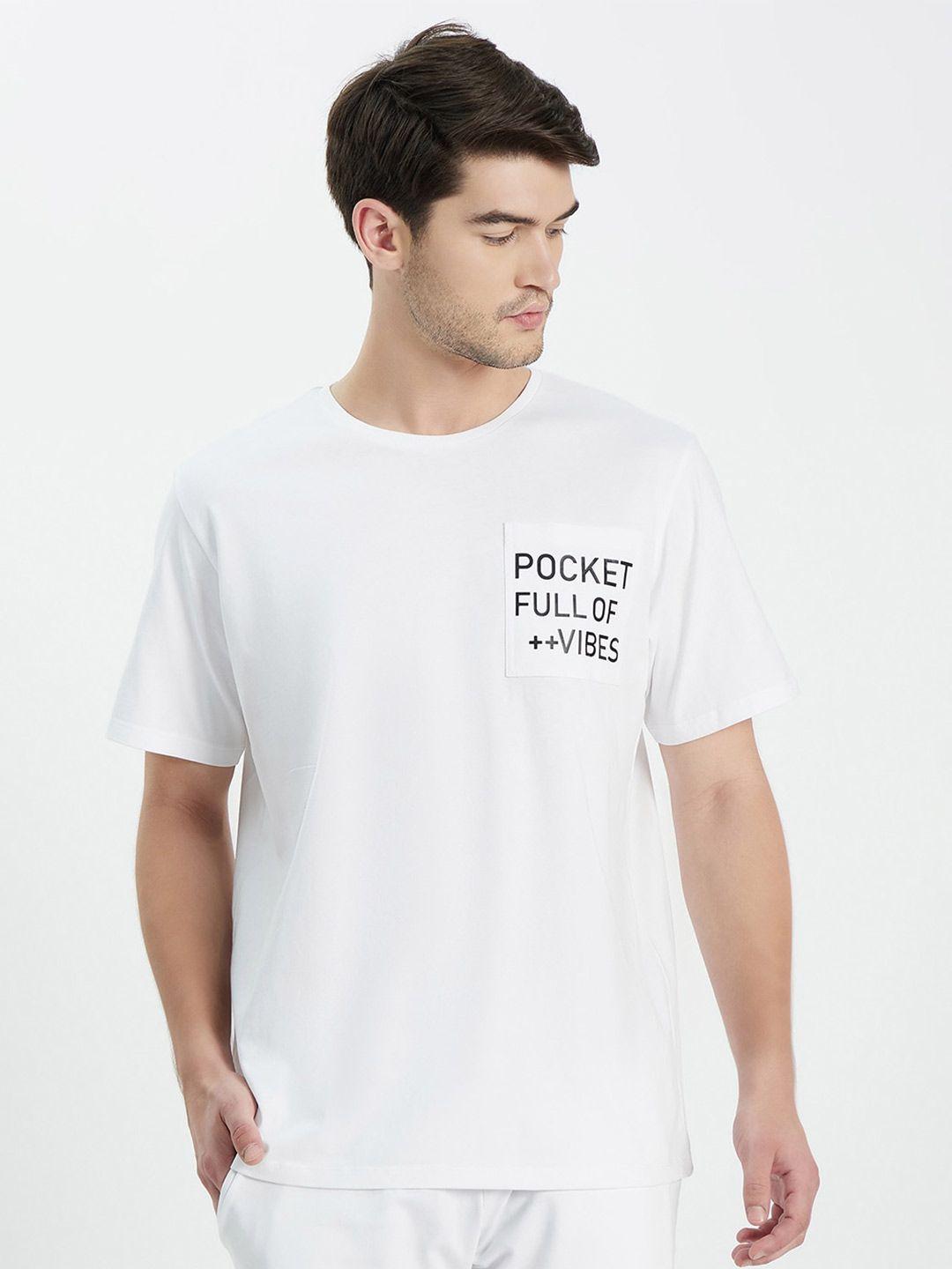 edrio men white typography pure cotton loose t-shirt