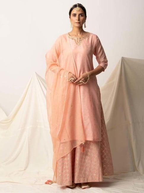 ekohum peach silk chanderi kurta with brocade skirt and doriya dupatta