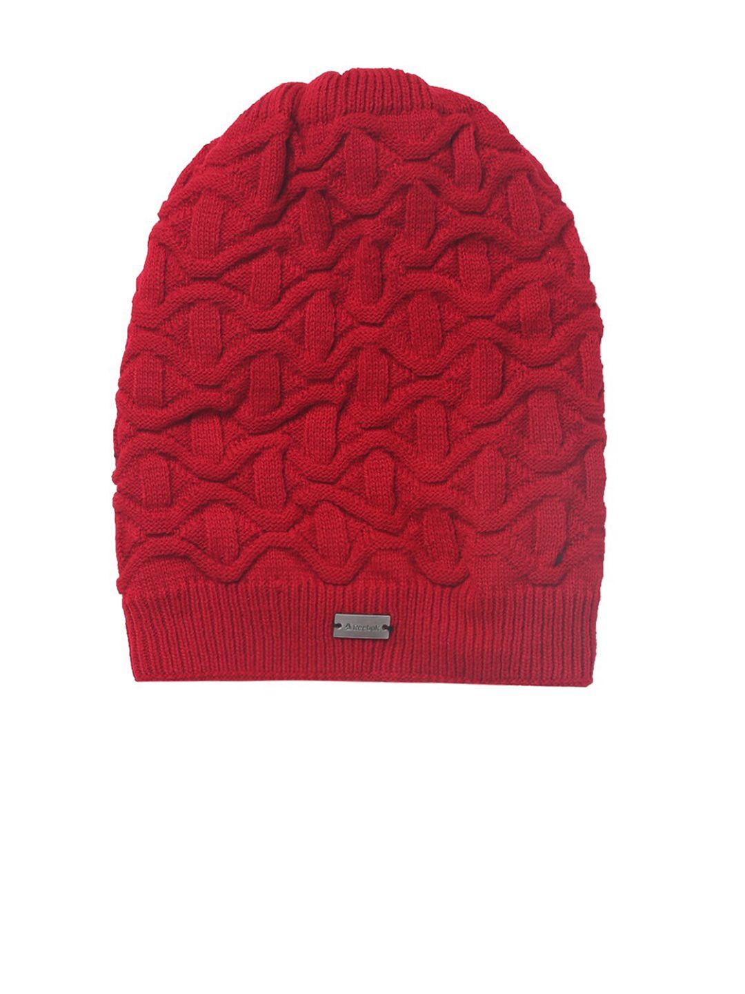 el regalo red self design woolen beanie