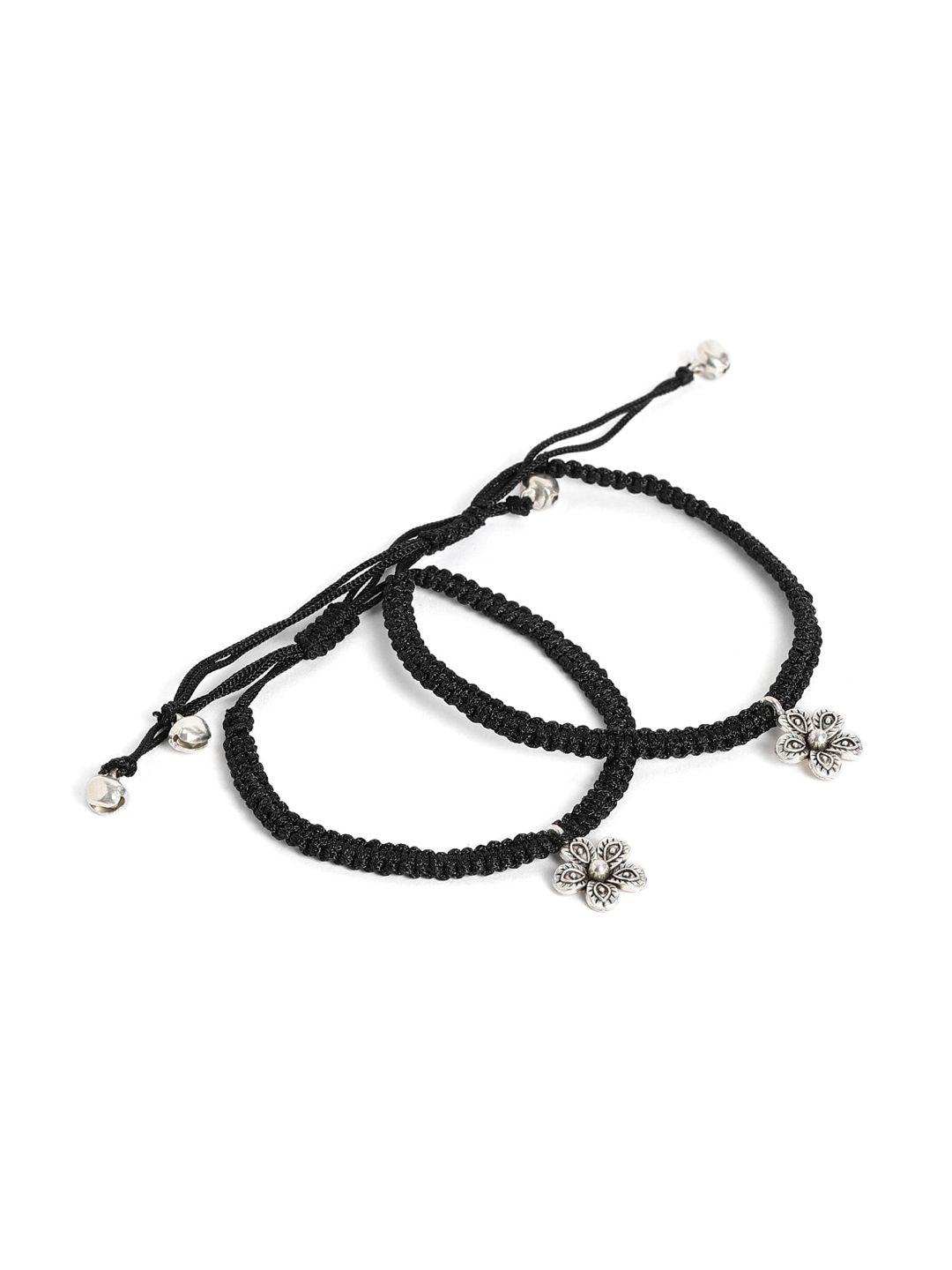 el regalo set of 2 flower charm thread anklet