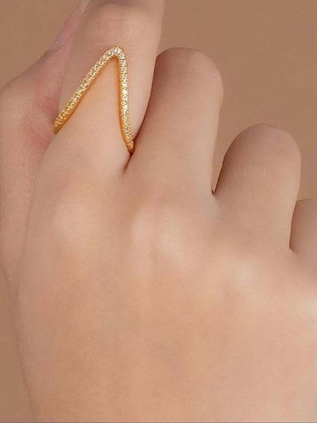 el regalo women stone-studded finger ring