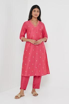 embellished blended v-neck women's kurta - pink