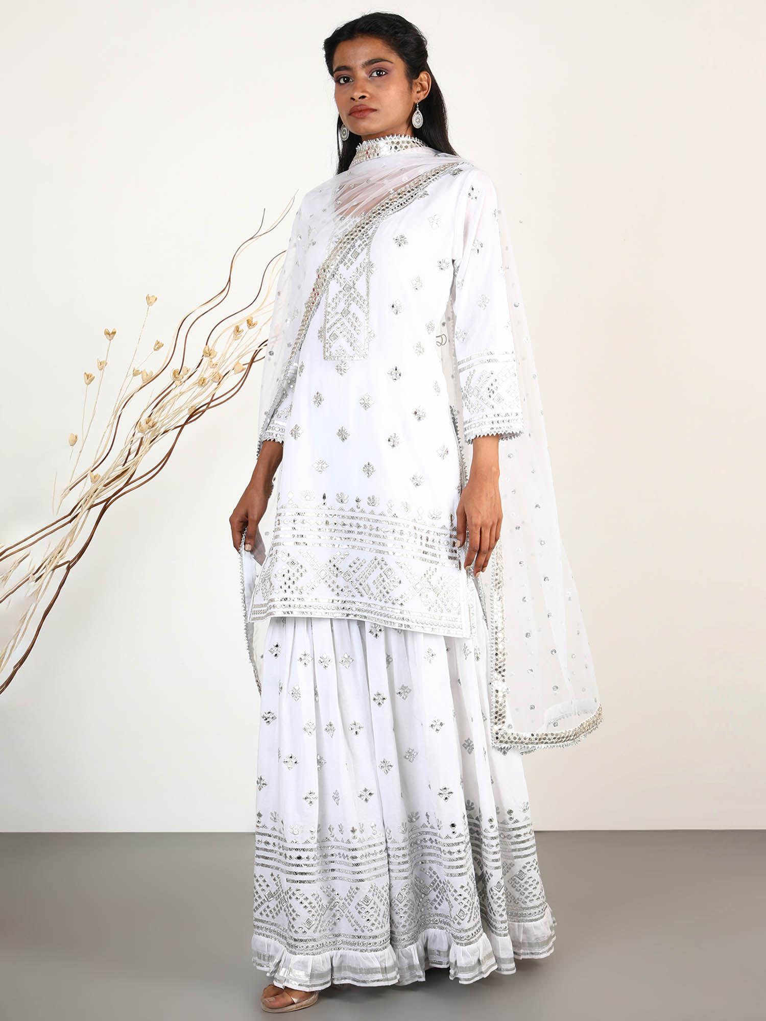 embellished chand short gharara and kurta with dupatta (set of 3)