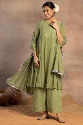 embellished cotton round neck women's kurta set - green