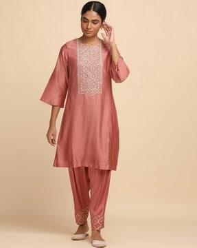 embellished round-neck kurta