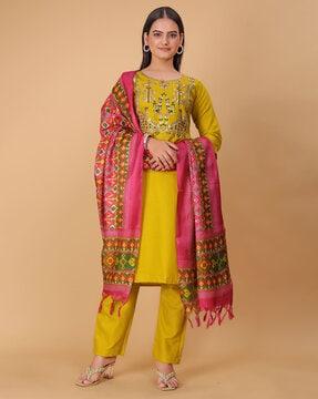 embellished straight kurta set with dupatta