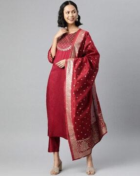 embellished straight kurta set