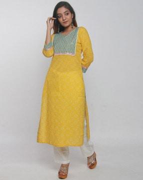 embellished straight kurta with embroidered detail