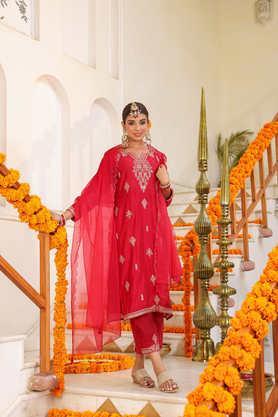 embroidered calf length chanderi woven women's kurta pant dupatta set - red