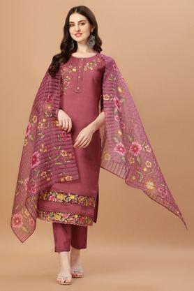embroidered calf length chanderi woven women's kurta set - lavender