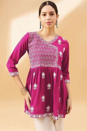 embroidered rayon round neck women's top - pink