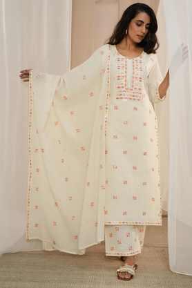 embroidered calf length cotton woven women's kurta set - off white