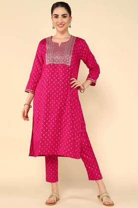 embroidered calf length cotton woven women's kurta set - pink