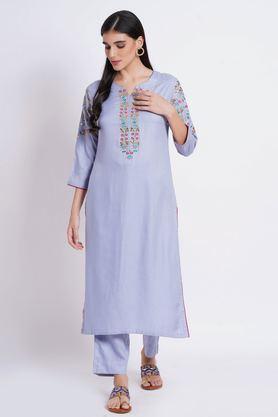 embroidered calf length rayon knitted women's kurta set - lavender