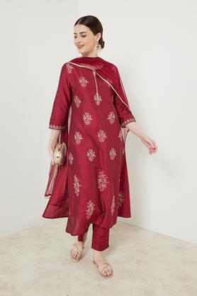 embroidered calf length viscose blend woven women's kurta pant dupatta set - red