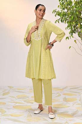 embroidered cotton blend straight fit women's kurta set - green