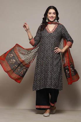 embroidered cotton straight fit women's kurta set - charcoal