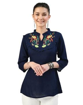 embroidered fitted top with mandarin collar