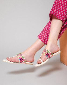 embroidered flat sandals with open toe shape
