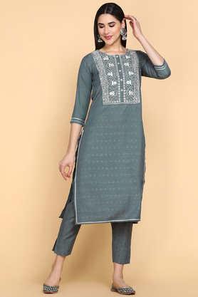 embroidered knee length cotton woven women's kurta set - grey