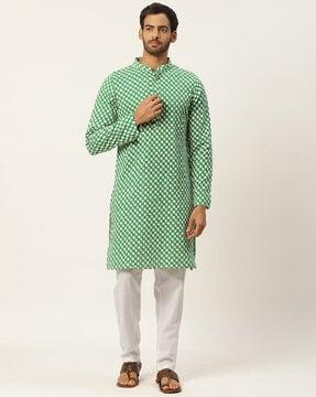 embroidered kurta with mandarin collar