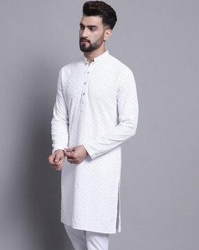 embroidered mandarin-collar kurta