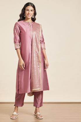 embroidered mandarin viscose blend women's kurta pant dupatta set - dusty pink
