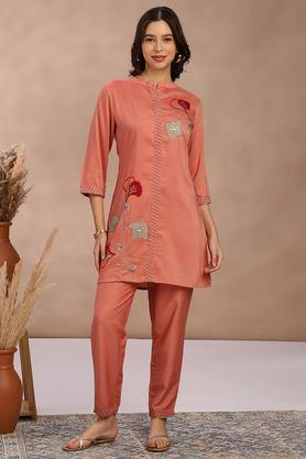 embroidered mid thigh silk woven women's kurta set - peach