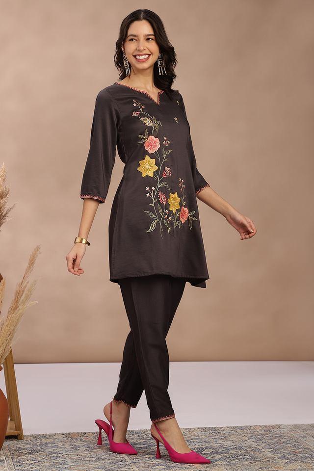 embroidered mid thigh silk woven womens kurta set