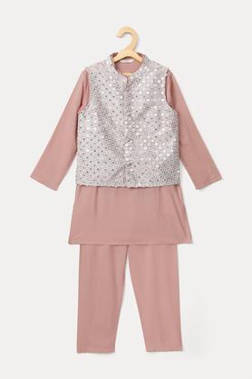 embroidered poly blend mandarin boys kurta pyjama jacket set - peach