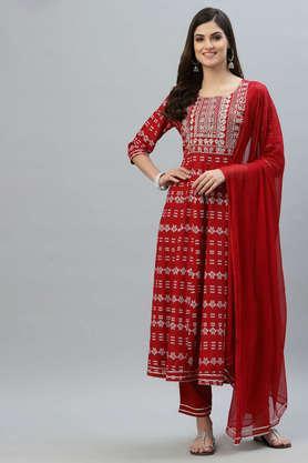 embroidered rayon round neck women's kurta pant dupatta set - red