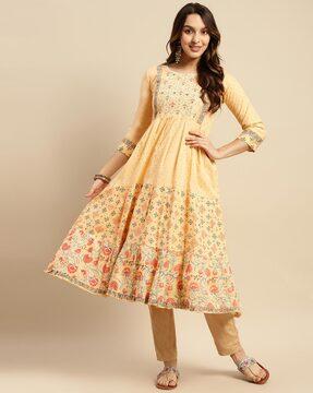 embroidered round-neck flared kurta