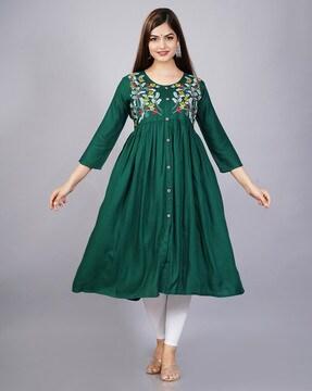 embroidered round-neck flared kurta