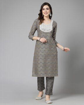 embroidered round-neck straight kurta set