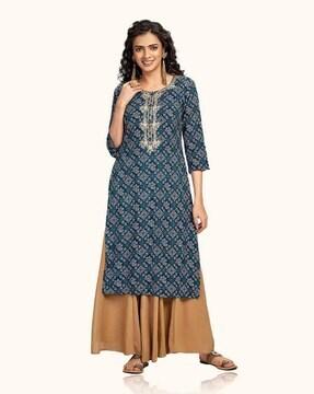 embroidered round-neck straight kurta