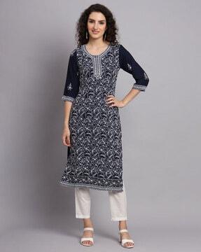 embroidered round-neck straight kurta