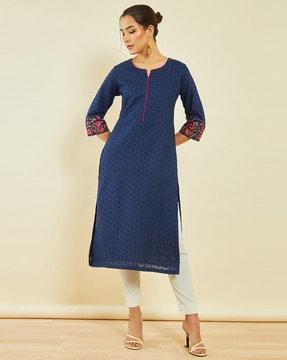 embroidered round-neck straight kurta