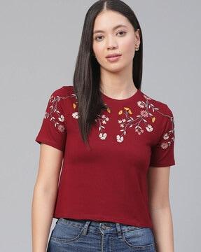 embroidered round-neck t-shirt