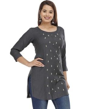 embroidered round-neck tunic