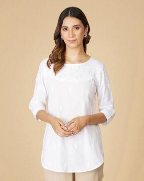 embroidered round-neck tunic