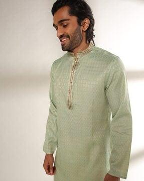 embroidered slim fit kurta with slip pockets