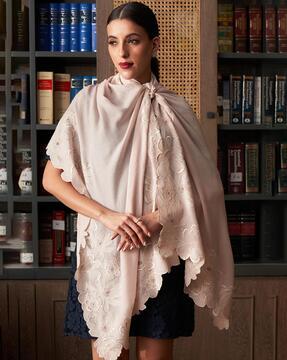 embroidered stole with scalloped border