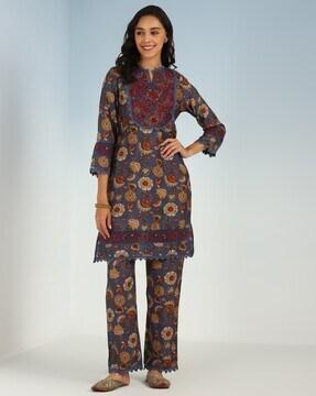 embroidered straight kurta pants set