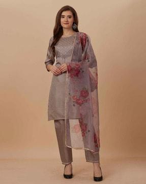 embroidered straight kurta set