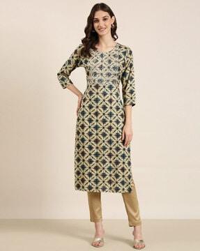 embroidered straight kurta with 3/4th sleeves