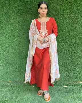 embroidered straight kurta with 3/4th sleeves