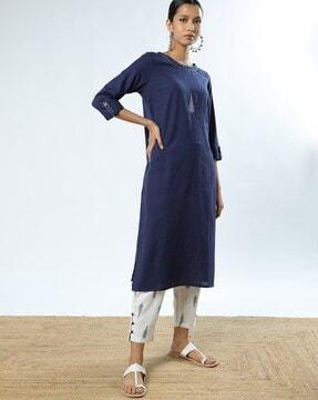 embroidered straight kurta with pants