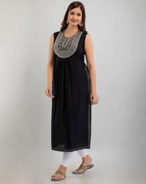 embroidered straight kurta